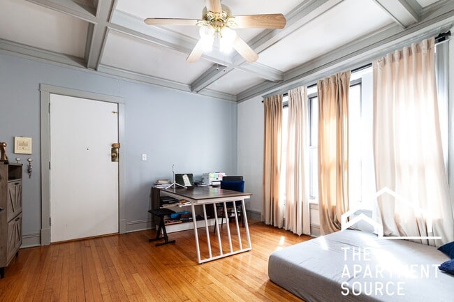 908 W Belle Plaine Ave, Unit 3R in Chicago, IL - Foto de edificio - Building Photo