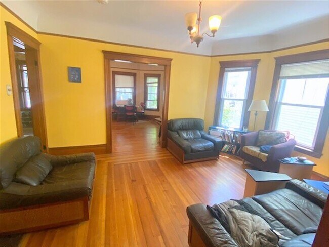 44 Paulina St, Unit 1 in Somerville, MA - Building Photo - Building Photo
