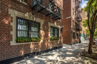 57 W 93rd St in New York, NY - Building Photo - Building Photo
