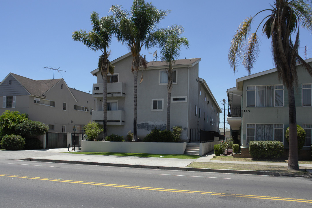 139 N Normandie Ave in Los Angeles, CA - Building Photo