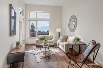 Bridgeview 125 in University Place, WA - Foto de edificio - Building Photo