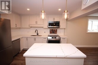 3008 Young Ave in Fort Erie, ON - Building Photo - Building Photo