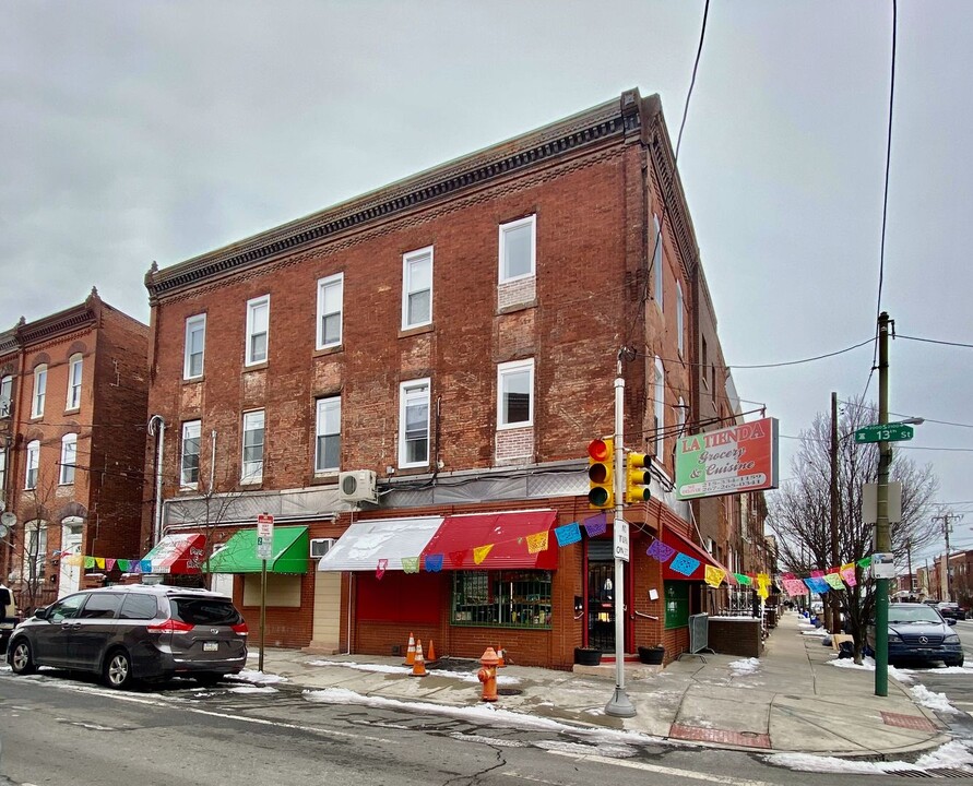 1247 Snyder Ave, Unit 2nd Floor Front in Philadelphia, PA - Building Photo