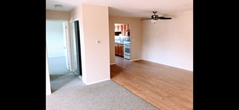 1924 Axtell Dr, Unit #5 in Troy, MI - Building Photo