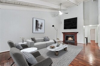 3813 Paces Ferry W in Atlanta, GA - Foto de edificio - Building Photo