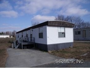 Colonial Estates in Sandoval, IL - Foto de edificio - Building Photo