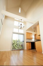 900 N Croft Ave, Unit 3 in Los Angeles, CA - Foto de edificio - Building Photo