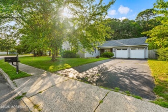 61 Berkshire Dr in Howell, NJ - Building Photo - Building Photo