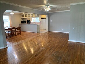 5055 W Bellfort Ave in Houston, TX - Building Photo - Building Photo