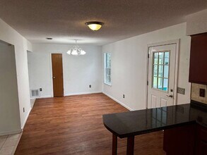 3613 Burton Cir in Navarre, FL - Building Photo - Building Photo