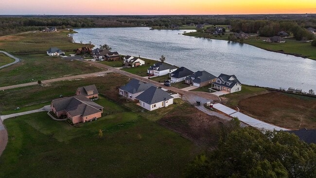 110 Breezeway Cove in Columbus, MS - Building Photo - Building Photo