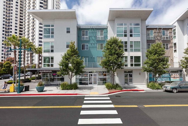 Avenue 64 in Emeryville, CA - Building Photo - Building Photo