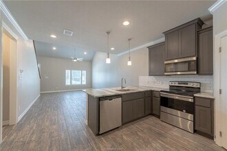 707 Dominik Dr in College Station, TX - Building Photo - Building Photo