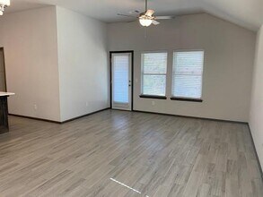 12917 NW 4th Terrace in Yukon, OK - Building Photo - Building Photo