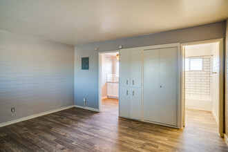 The Rise @ Old Town in Scottsdale, AZ - Building Photo - Interior Photo