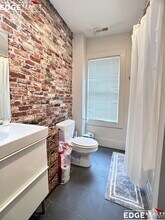 21 Greylock Rd in Boston, MA - Foto de edificio - Building Photo