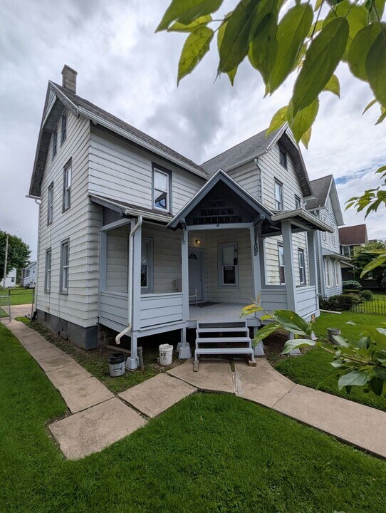 1127 Isabella St in Williamsport, PA - Building Photo