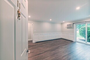 23 Country Club Dr in Manchester, NH - Building Photo