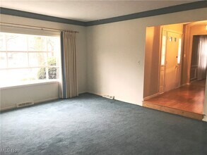 33403 Cromwell Dr in Solon, OH - Building Photo - Building Photo