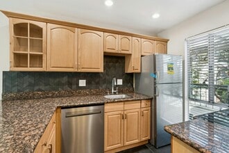 1411 Creekside Dr in Walnut Creek, CA - Building Photo - Building Photo