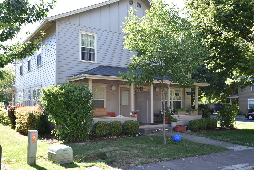 Walnut Park Duplexes in Eugene, OR - Building Photo