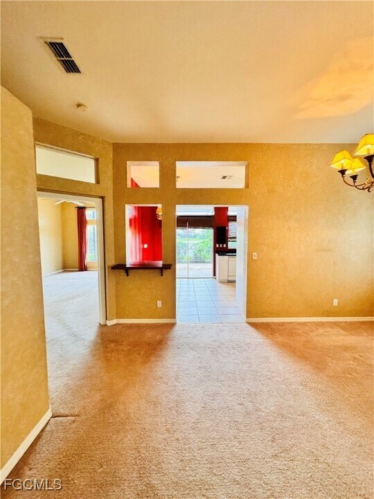 12870 Devonshire Lakes Cir in Ft. Myers, FL - Building Photo