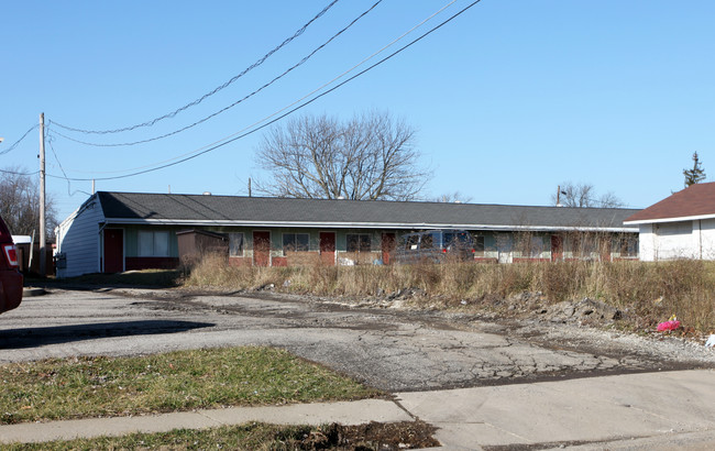 327 N Trimble Rd in Mansfield, OH - Building Photo - Building Photo