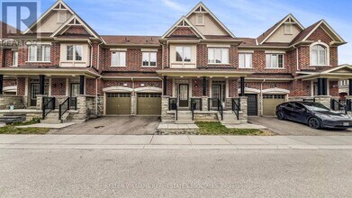 41 Mazarine Ln in Richmond Hill, ON - Building Photo - Building Photo