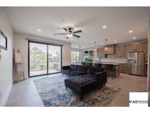 142 E Hearne Way in Gilbert, AZ - Building Photo - Building Photo