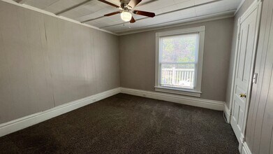 1045 Alpine Ave NW in Grand Rapids, MI - Building Photo - Building Photo