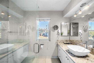2100 Westlund Dr in Las Vegas, NV - Building Photo - Building Photo