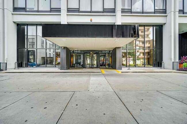 5445 N Sheridan Rd in Chicago, IL - Building Photo - Building Photo
