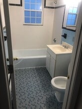 53-55 Main St, Unit 53-2 in Medway, MA - Foto de edificio - Building Photo