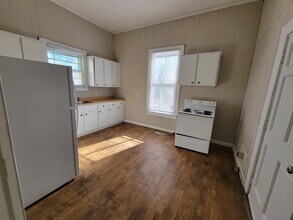209 E Caswell St in Kinston, NC - Building Photo - Building Photo