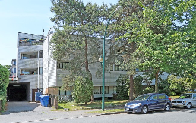 514 E 5th Ave
