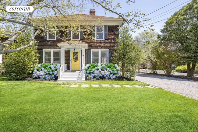 86 Hildreth St in Southampton, NY - Building Photo - Building Photo