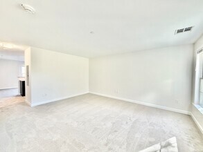 64 Merrell Ave in Stamford, CT - Foto de edificio - Building Photo