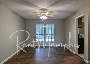 5664 Hinton Pl in Memphis, TN - Building Photo - Building Photo