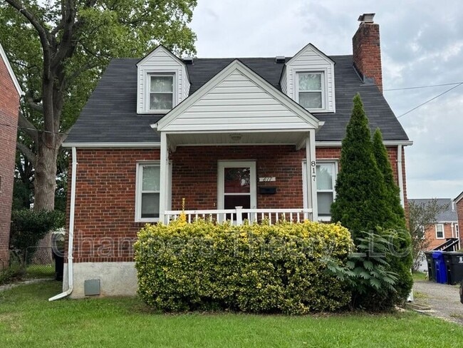 property at 817 N Jefferson St