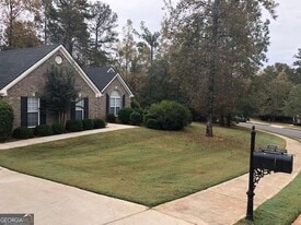 225 Lexington Cir in Athens, GA - Building Photo