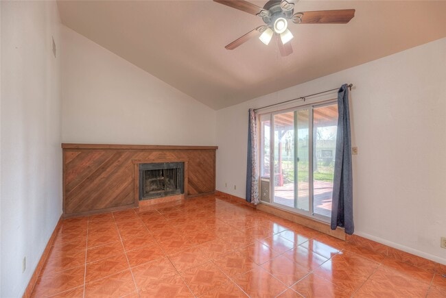property at 25634 Chestnut Ln