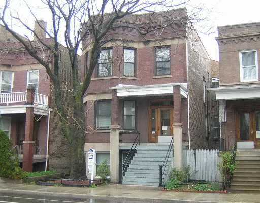 2236 W Augusta Blvd in Chicago, IL - Building Photo