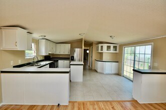 1000 Rd 5507 in Cleveland, TX - Foto de edificio - Building Photo