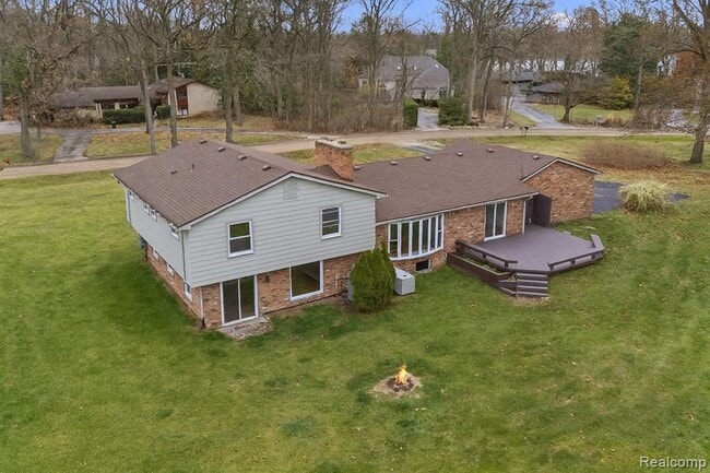 5570 Forman Dr in Bloomfield Hills, MI - Foto de edificio - Building Photo