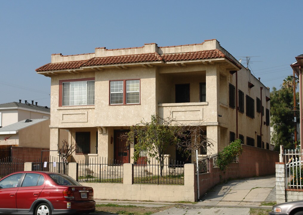 1007 N Heliotrope Dr in Los Angeles, CA - Building Photo