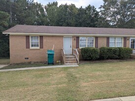 609 Rucker Dr S in St Matthews, SC - Building Photo
