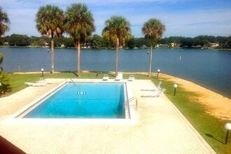 1920 E Edgewood Dr, Unit Lake Bentley in Lakeland, FL - Foto de edificio - Building Photo