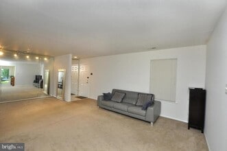 29 Village Ln in Mount Laurel, NJ - Building Photo - Building Photo