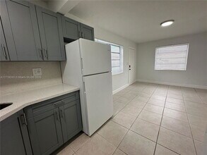 2550 SW 9th St-Unit -A in Miami, FL - Building Photo - Building Photo