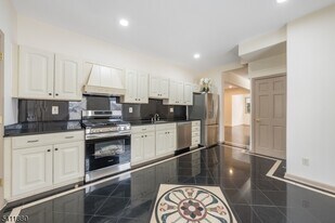 302 Walnut Ave in Cranford, NJ - Building Photo